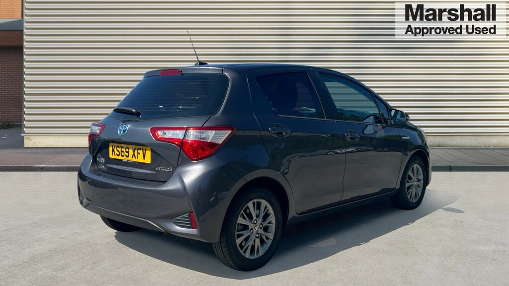 Toyota Yaris Yaris 1.5 Hybrid Icon Cvt KS69XFV Grey #3