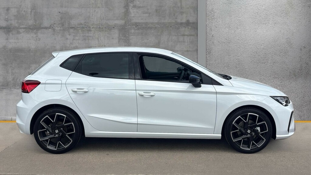 Seat Ibiza Ibiza 1.0 Tsi 115 Fr Sport Dsg Hatchback FG26OWX White #4