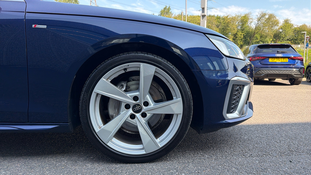 Audi A4 Avant A4 40 Tfsi 204 S Line S Tronic RA24FJC Blue #5