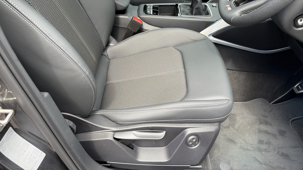 Audi Q2 35 Tfsi S Line S Tronic Tech White #29