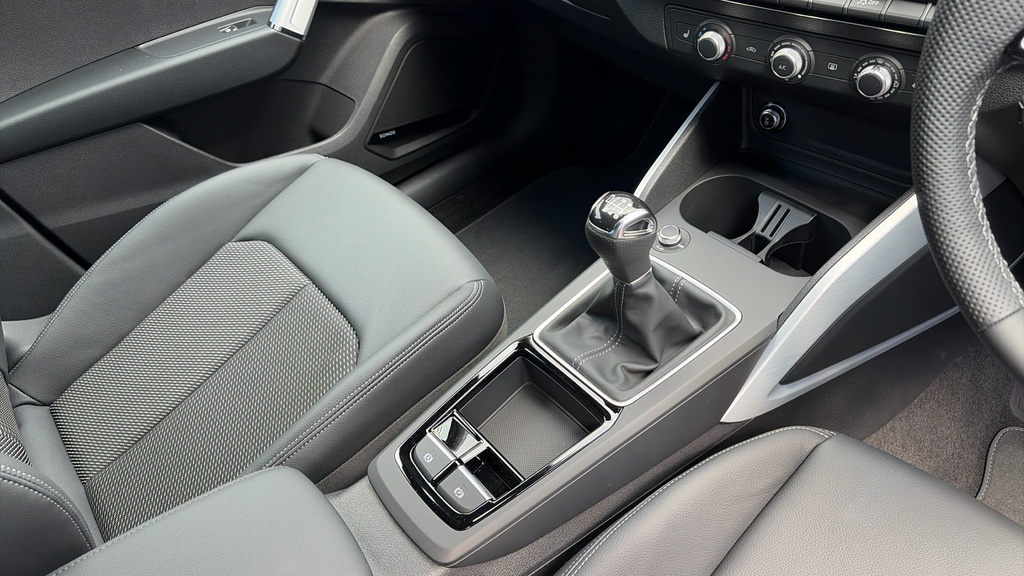 Audi Q2 35 Tfsi S Line S Tronic Tech White #19