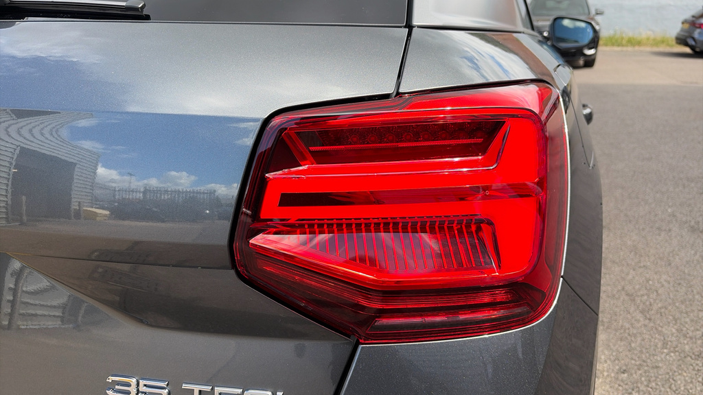 Audi Q2 35 Tfsi S Line S Tronic Tech White #33