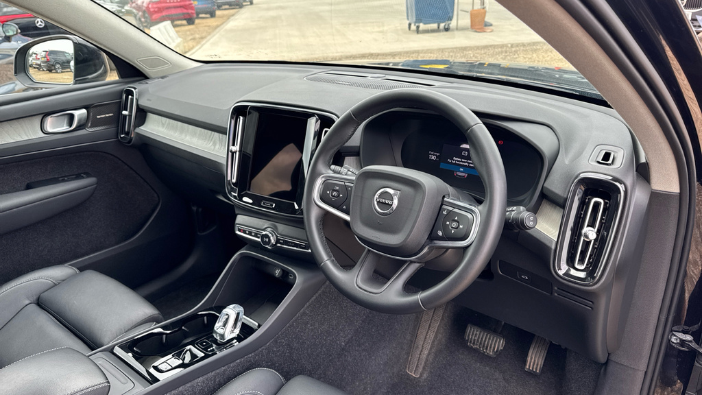 Volvo XC40 Xc40 2.0 B4p Ultra Bright Black #4
