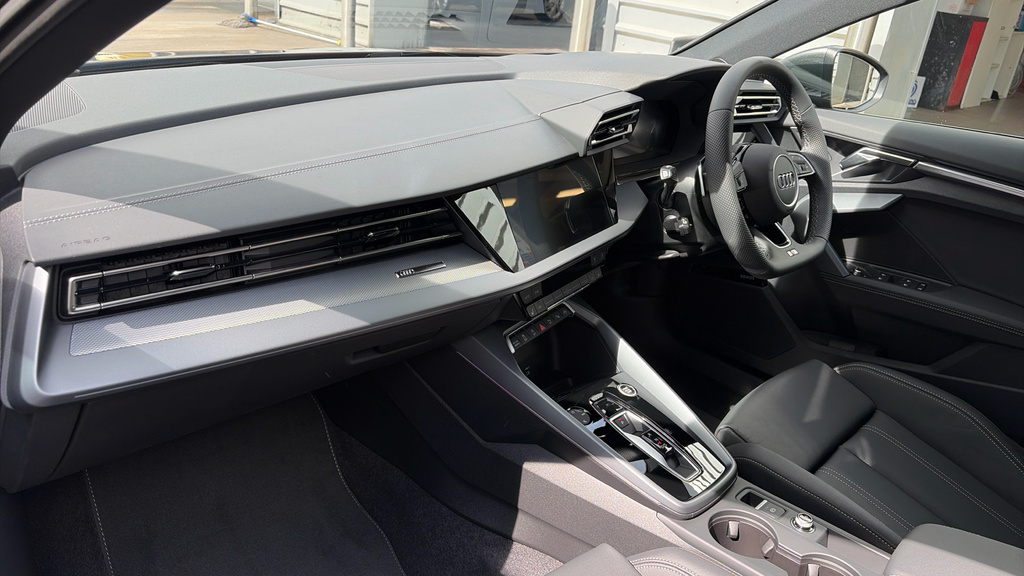 Audi A3 1.5 Tfsi E 204 S Line S Tronic Black #2