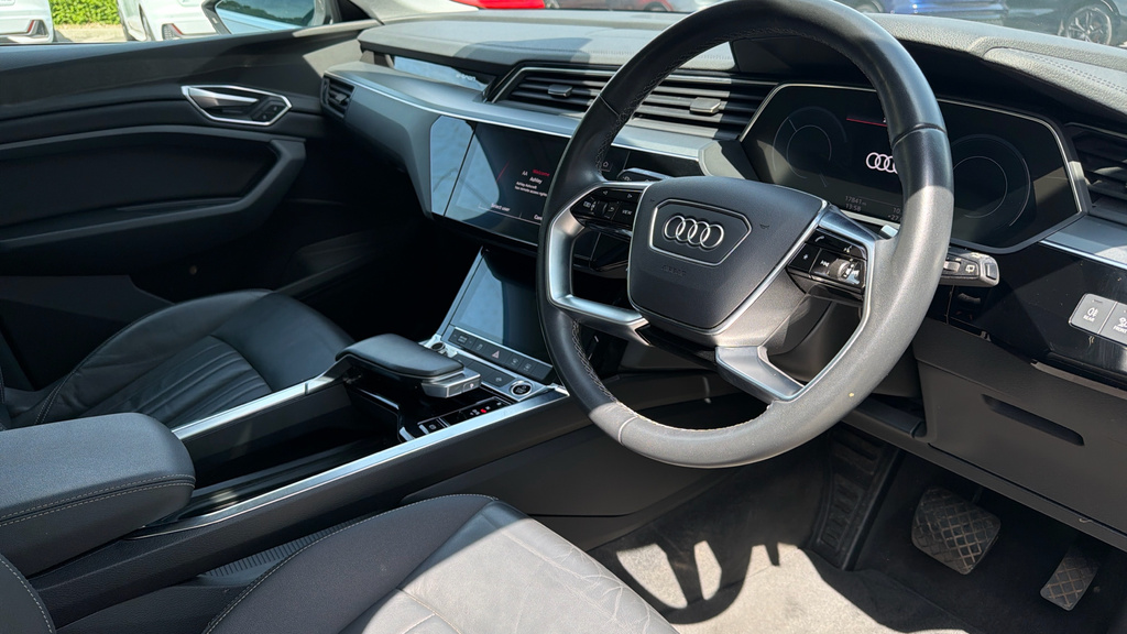 Audi Q8 e tron Q8 250Kw 50 Quattro 95Kwh Sport White #6