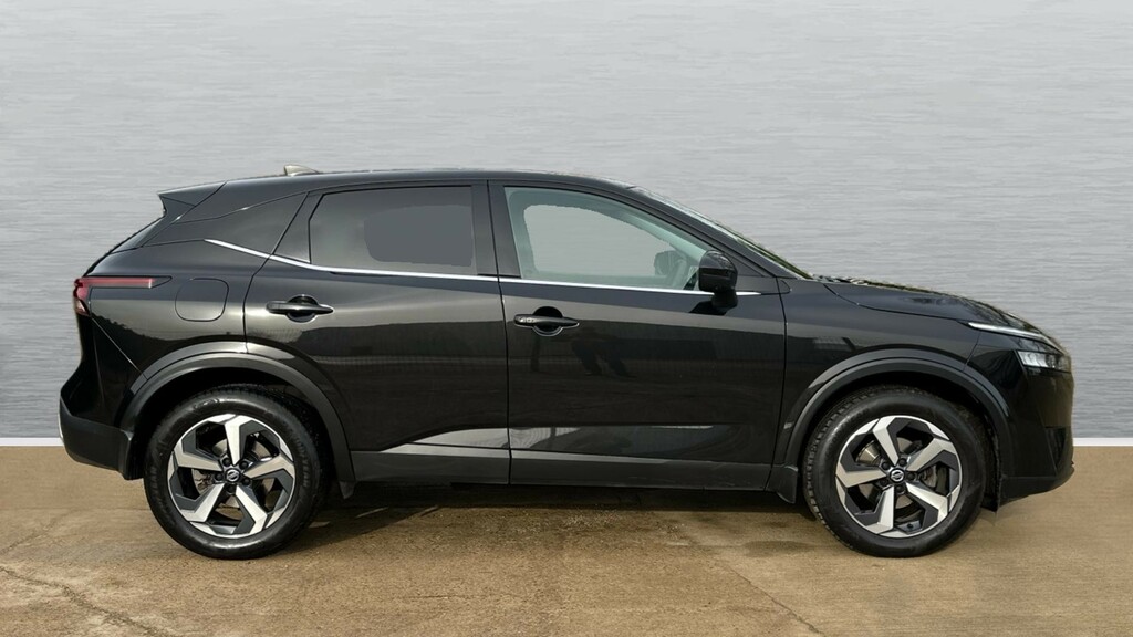 Nissan Qashqai Qashqai 1.3 Dig-t Mh 158 N-connecta Xtronic AY22PWF Black #3