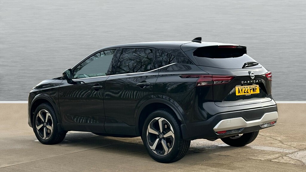 Nissan Qashqai Qashqai 1.3 Dig-t Mh 158 N-connecta Xtronic AY22PWF Black #2