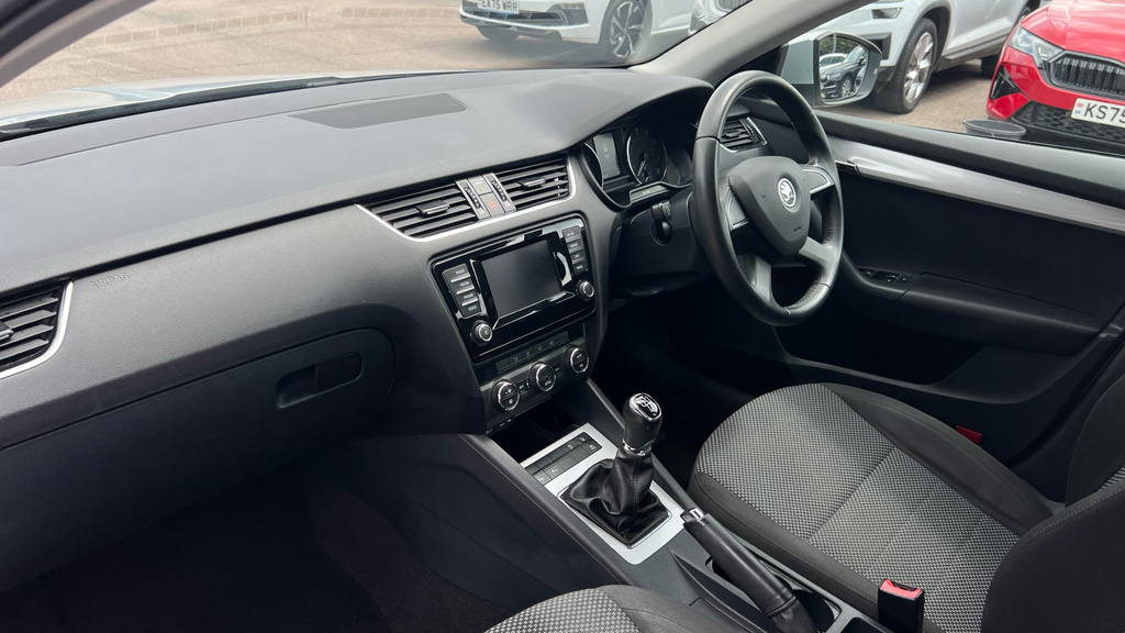 Skoda Octavia Octavia 1.4 Tsi Se Silver #2