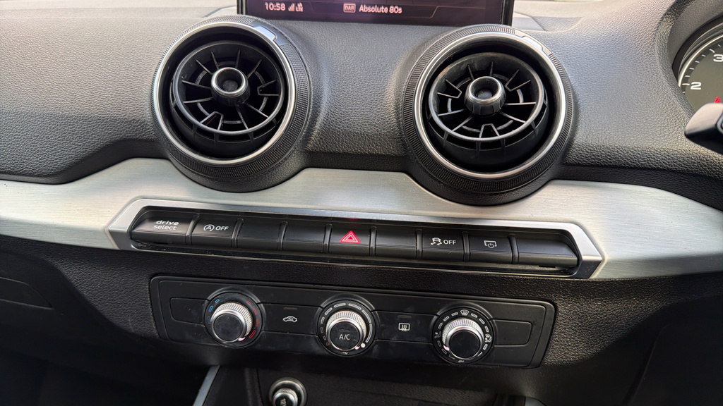 Audi Q2 1.0 Tfsi Sport White #32