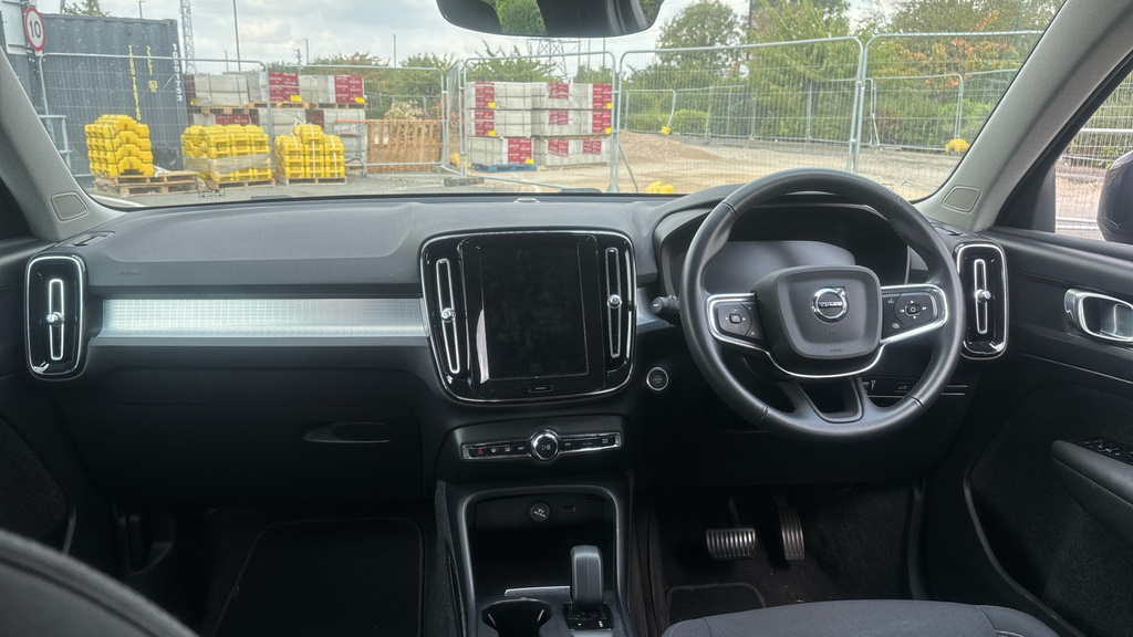 Volvo XC40 Xc40 1.5 T3 163 Momentum Geartronic YE71FUU Black #5