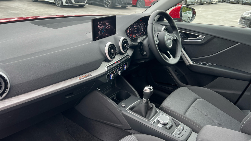 Audi Q2 Q2 35 Tfsi Sport Red #2