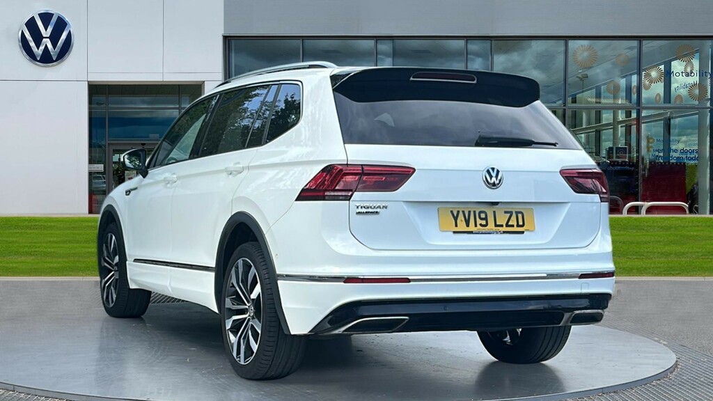 Volkswagen Tiguan Allspace Tiguan Allspace 1.5 Tsi Evo R-line Dsg YV19LZD White #3