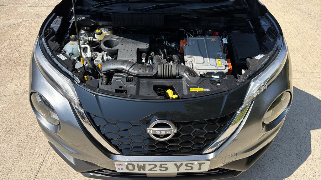 Nissan Juke 1.0 Dig-t Tekna Hatchback Blue #10