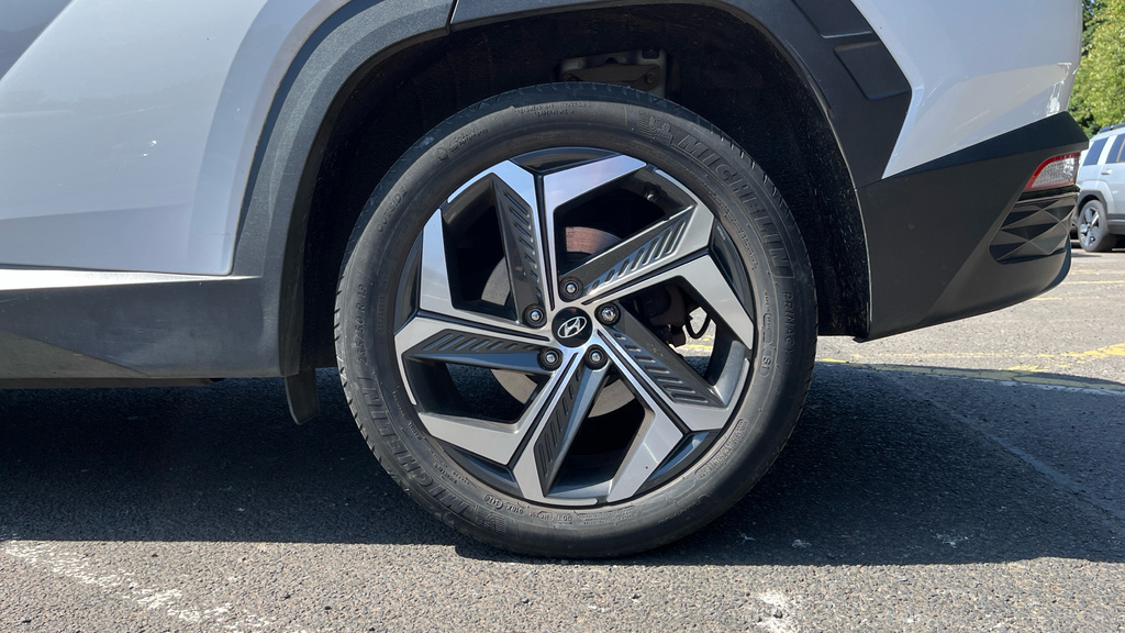 Hyundai Tucson Ultimate Red #18