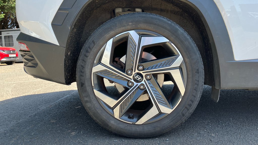 Hyundai Tucson Ultimate Red #19