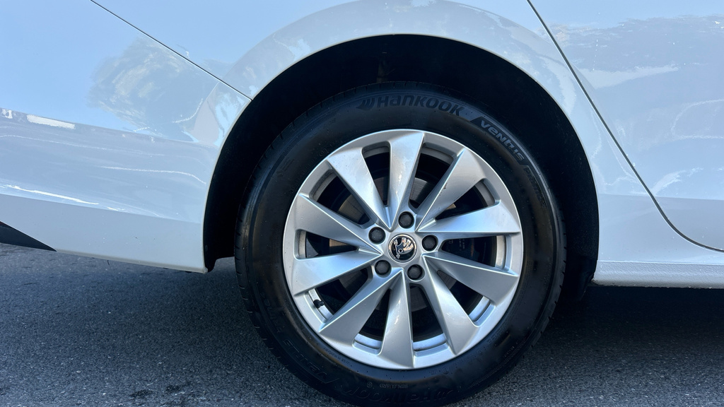 Skoda Superb Superb 2.0 Tdi Se Technology Dsg White #5