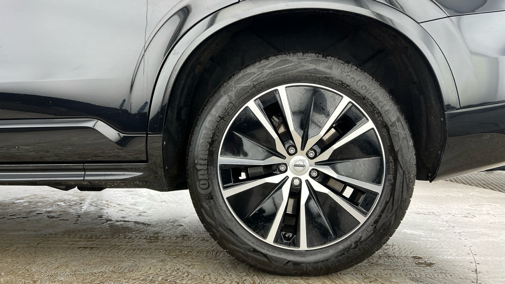 Volvo XC90 Xc90 2.0 B5d 235 Momentum Awd Geartronic Black #4
