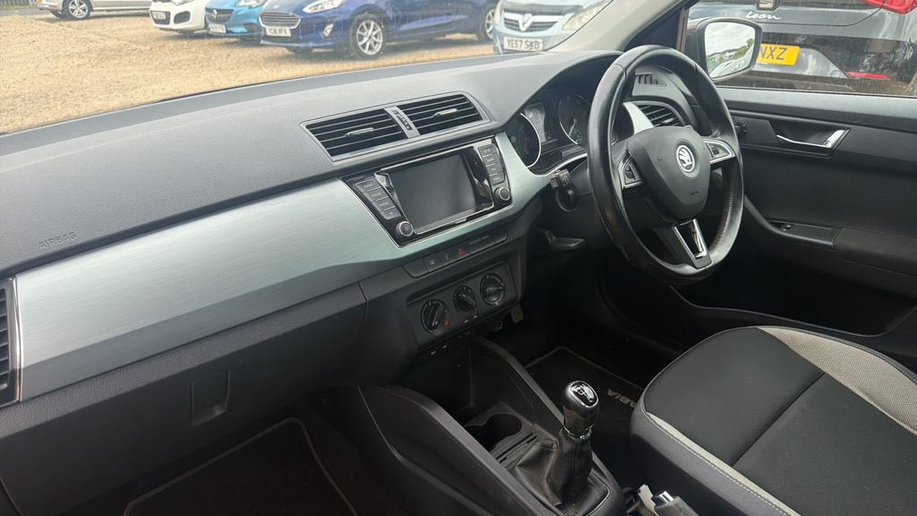 Skoda Fabia Fabia 1.2 Tsi 90 Se KY16KCV Brown #2