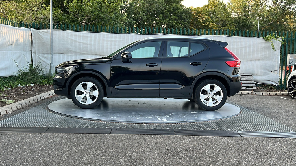 Volvo XC40 Momentum, T3 Black #16