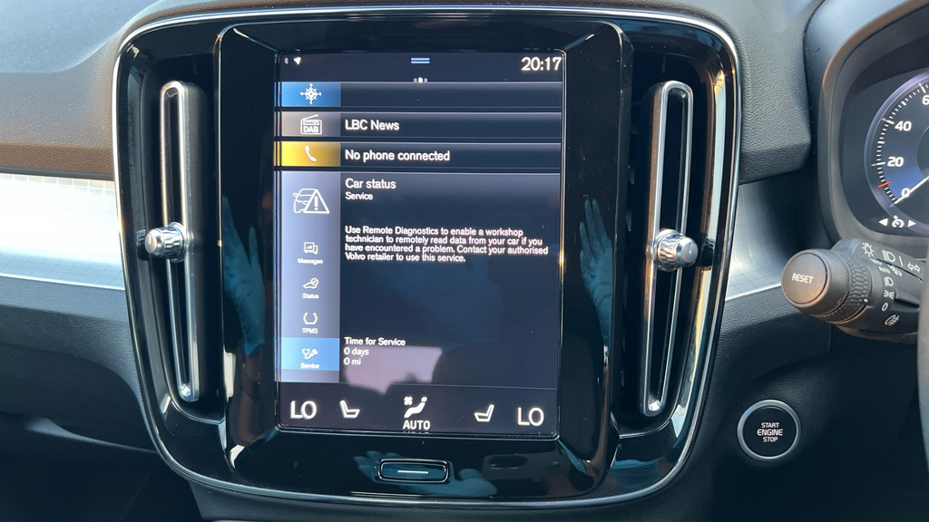Volvo XC40 Momentum, T3 Black #25