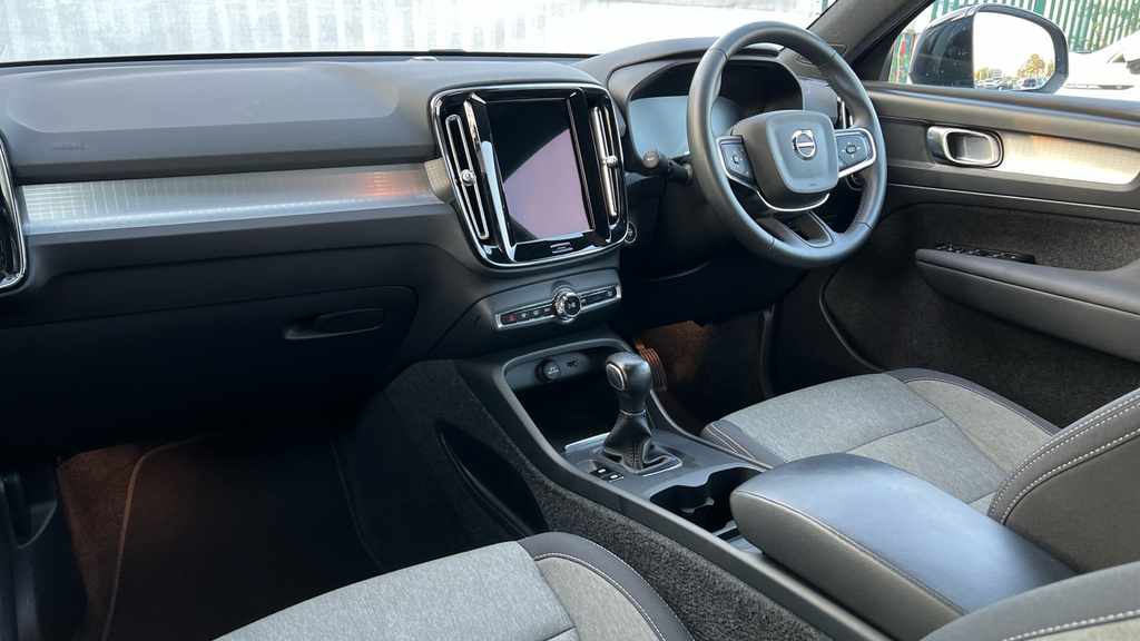 Volvo XC40 Momentum, T3 Black #19