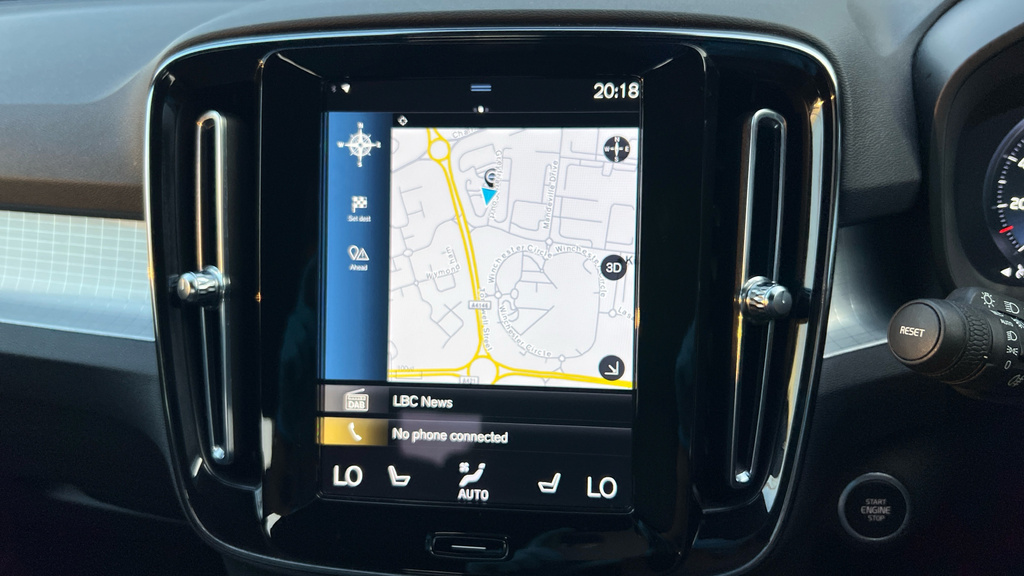Volvo XC40 Momentum, T3 Black #40