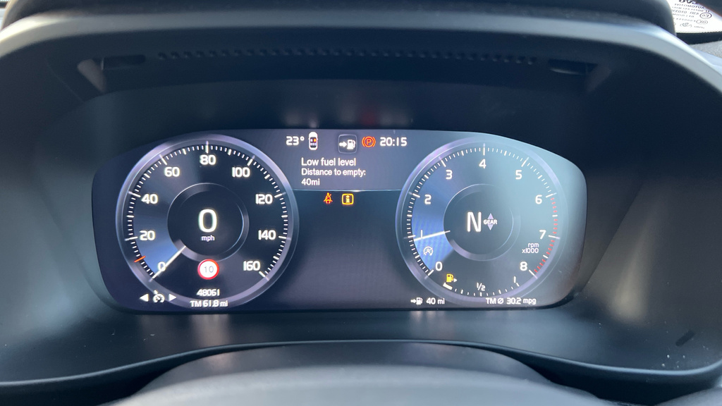 Volvo XC40 Momentum, T3 Black #11