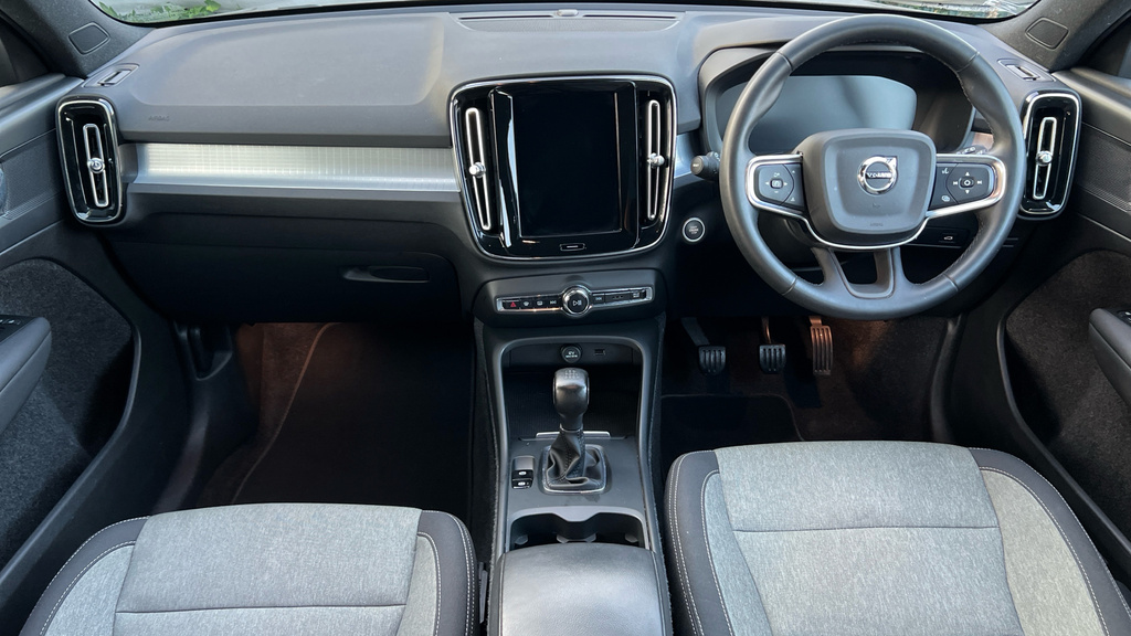 Volvo XC40 Xc40 1.5 T3 163 Momentum Black #5