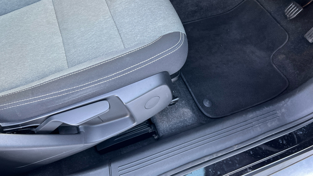 Volvo XC40 Momentum, T3 Black #34