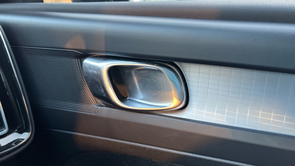Volvo XC40 Momentum, T3 Black #14