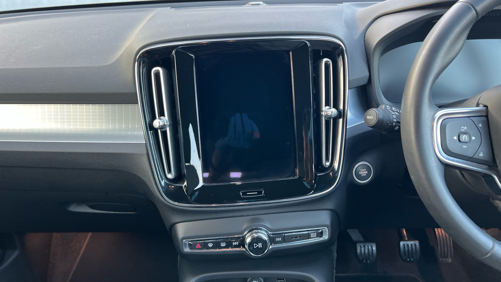Volvo XC40 Momentum, T3 Black #12