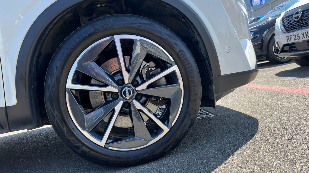 Nissan Qashqai Qashqai 1.5 E-power Tekna YO72UYE White #4