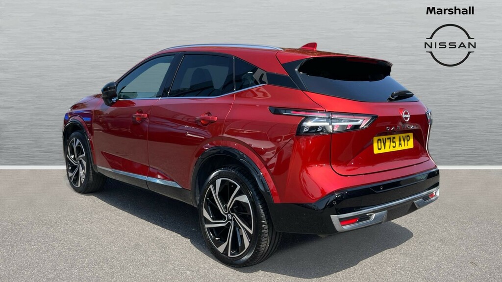 Nissan Qashqai Qashqai 1.3 Dig-t Mh 158 Tekna Xtronic OV75AYP Red #2