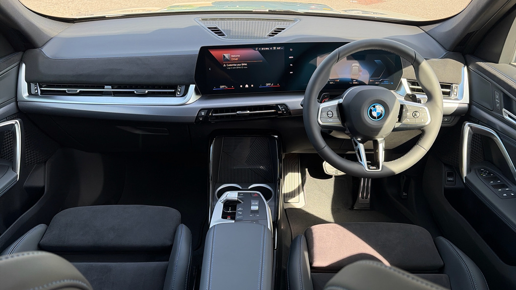 BMW X1 Bmw X1 Estate Xdrive 25E M Sport Step RA26OMZ Green #4