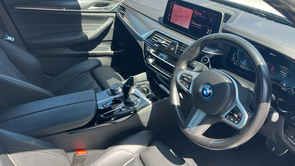 BMW 5 Series 5 Series 530E M Sport AJ22DUA White #6