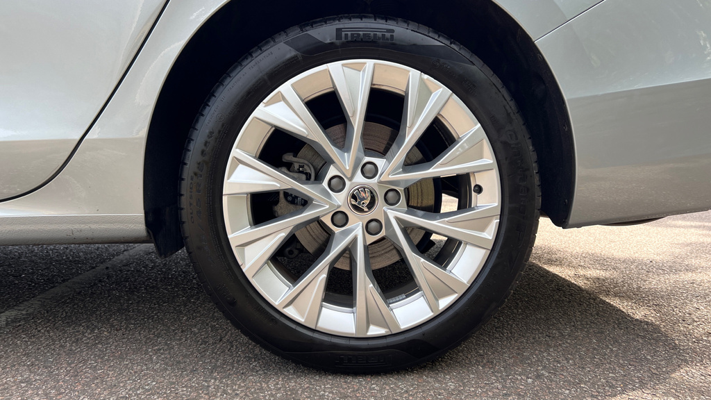 Skoda Superb Superb 2.0 Tdi Se L Dsg Grey #18