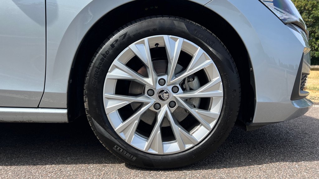 Skoda Superb Superb 2.0 Tdi Se L Dsg Grey #20
