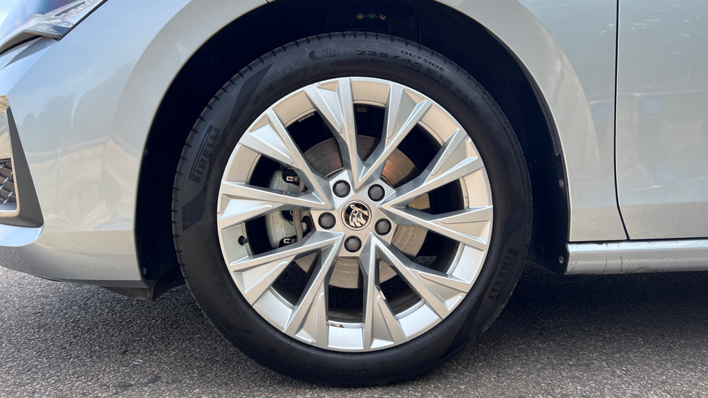 Skoda Superb Superb 2.0 Tdi Se L Dsg Grey #19