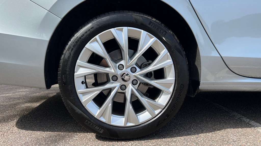 Skoda Superb Superb 2.0 Tdi Se L Dsg Grey #5