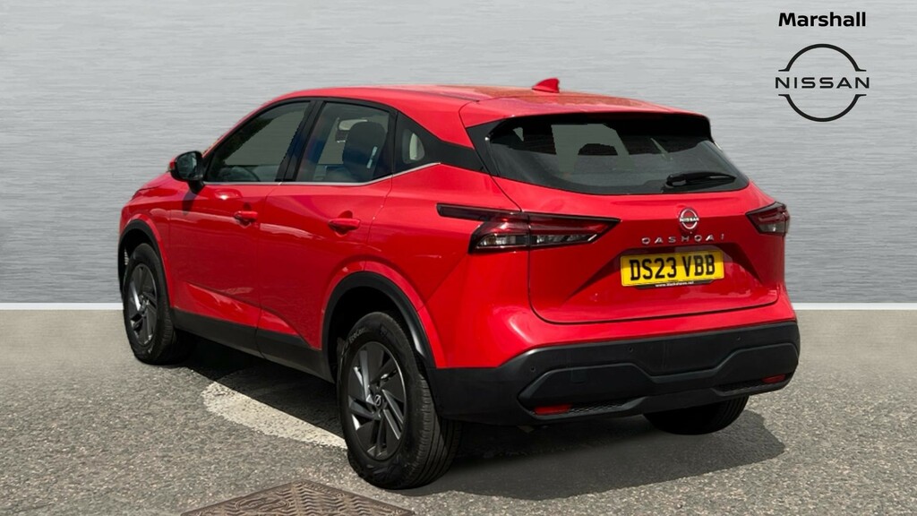 Nissan Qashqai Qashqai 1.3 Dig-t Mh Acenta Premium DS23VBB Red #2