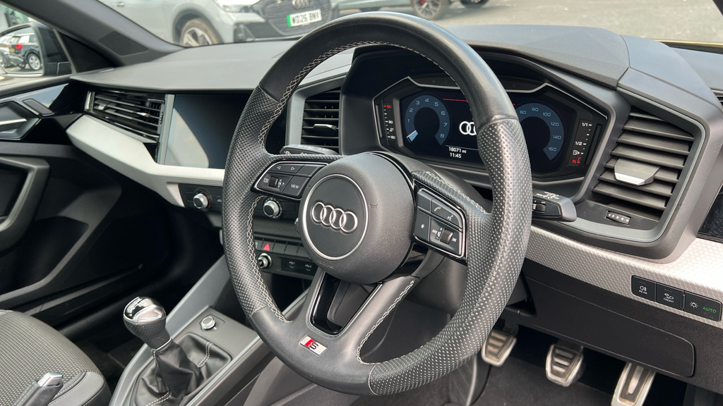 Audi A1 A1 25 Tfsi S Line WG72XXA Black #6