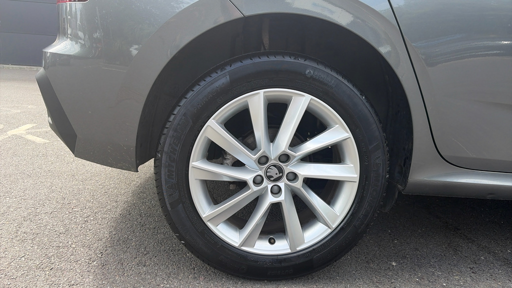 Skoda Kamiq Kamiq 1.0 Tsi Se Edition Dsg GF75XUY Grey #5