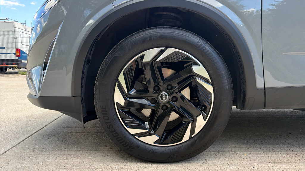 Nissan Qashqai Qashqai 1.3 Dig-t Mh N-connecta OV75ARX Grey #4