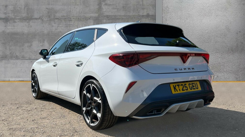 Cupra Leon Leon 1.5 Etsi 150 V2 Dsg KT25GEU White #3