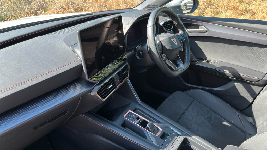 Cupra Leon Leon 1.5 Etsi 150 V2 Dsg KT25GEU White #2