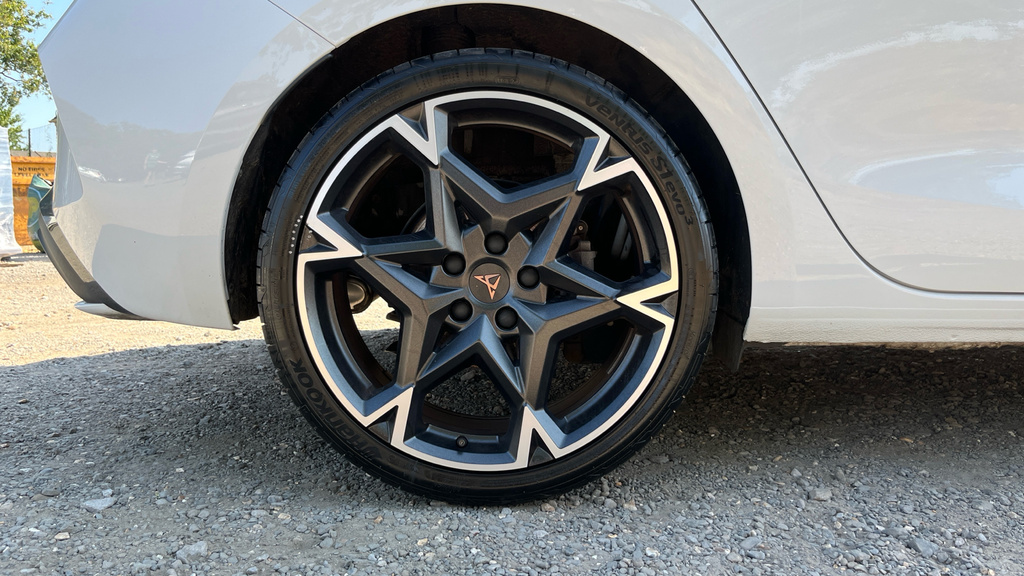 Cupra Leon Leon 1.5 Etsi 150 V2 Dsg KT25GEU White #5
