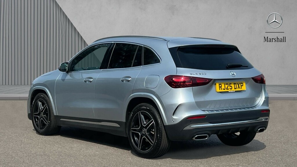 Mercedes-Benz GLA Class Gla 200 Amg Line Executive RJ25DXP Silver #2