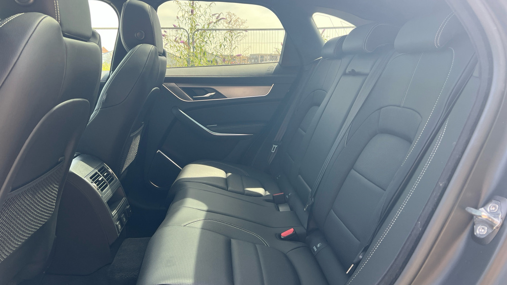 Jaguar F-Pace 3.0 D300 Mhev R-dynamic Hse Black Awd Euro 6 Red #4