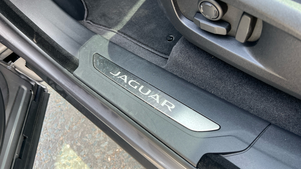 Jaguar F-Pace 3.0 D300 Mhev R-dynamic Hse Black Awd Euro 6 Red #39