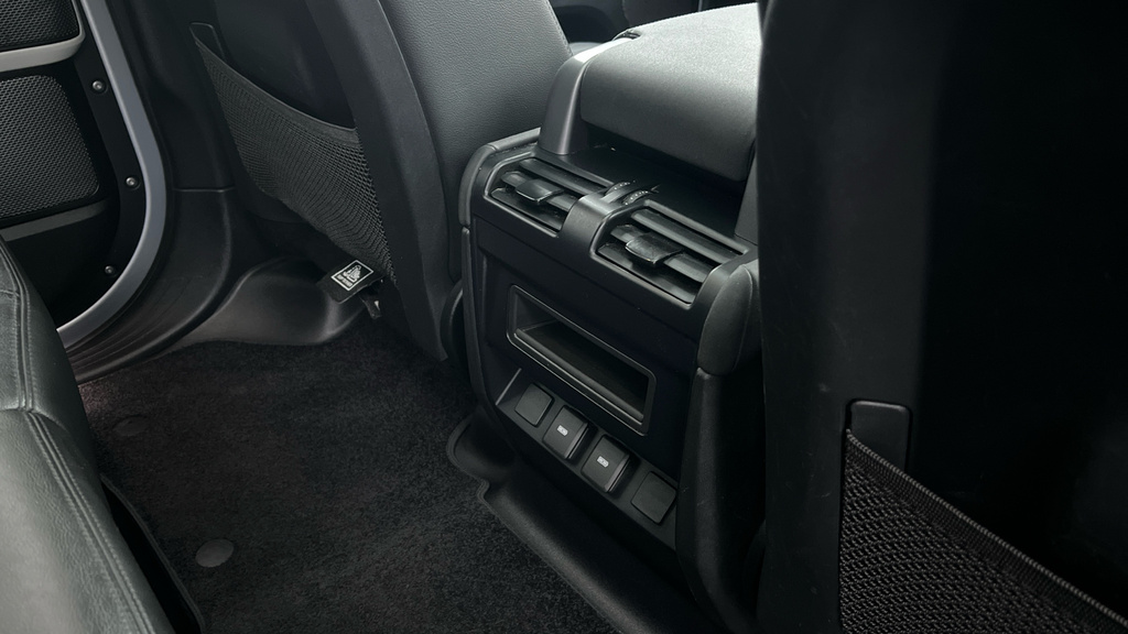 Land Rover Defender 110 Defender X-dynamic S D Mhev A Brown #17